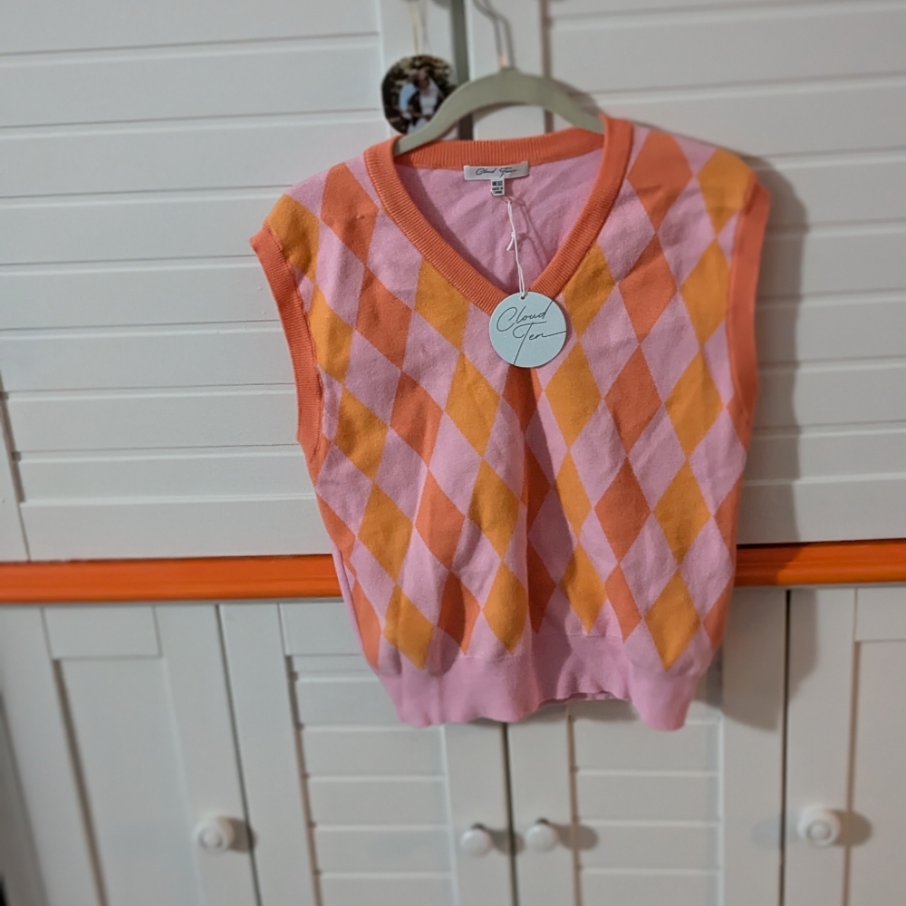 Nwt pink and orange argyle vest
